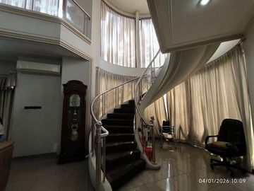 Dijual Rumah Strategis Hook Citra 2 JakBar LT 460 Furnished SHM