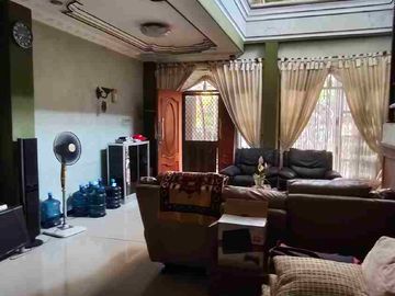 Dijual rumah 3 lantai wika