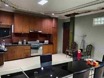 Dijual rumah 3 lantai wika