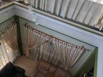 Dijual rumah 3 lantai wika
