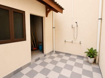 Rumah Hook Strategis di Cipinang Indah 2 Jakarta