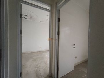 Rumah Modern Tropical Family Living – Dekat BSD City, AEON Mall & Tol Serpong
