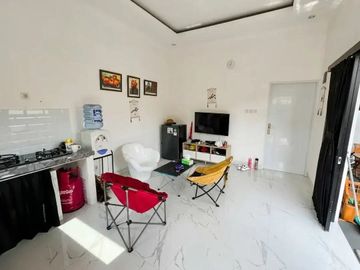 RUMAH TINGKAT HOOK STRATEGIS DI PINGGIR JALAN RAYA DUREN SAWIT, JAKARTA TIMUR