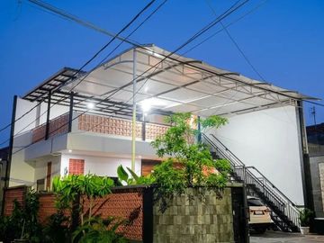 RUMAH TINGKAT HOOK STRATEGIS DI PINGGIR JALAN RAYA DUREN SAWIT, JAKARTA TIMUR