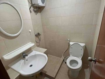 Disewakan 1 Bedroom furnished apartemen maple park sunter