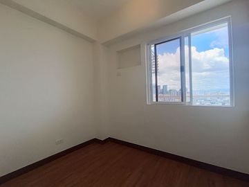 Well-Maintained 2BR Condo at Fairlane Residences, Kapitolyo