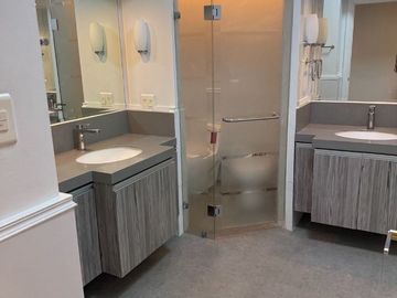 Spacious 3 Bedroom Residence with 2 Parking Slots in Pacific Plaza Towers, BGC - R1744