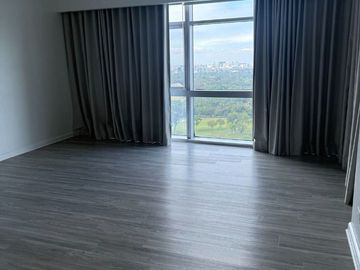 Spacious 3 Bedroom Residence with 2 Parking Slots in Pacific Plaza Towers, BGC - R1744