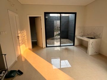 Disewakan Rumah Baru 2 Lantai Depan Clubhouse di Discovery Bintaro Dekat Stasiun & akses Tol