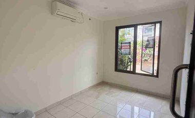 Dijual Rumah Cantik Terawat Dalam Cluster di Kota Wisata