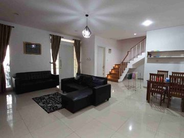 Disewakan Rumah Mewah Dekat Jaksel