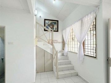 Dijual Rumah 2,5 Lantai, 4 bedroom, semi furnish, Bebas Banjir di Perumahan Griya mas Srengseng Jakarta Barat.