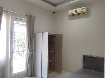 DISEWAKAN RUMAH RAPIH SIAP HUNI DI	CLUSTER SAPPHIRE , PHG GADING SERPONG