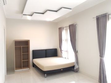 DISEWAKAN RUMAH RAPIH SIAP HUNI DI	CLUSTER SAPPHIRE , PHG GADING SERPONG