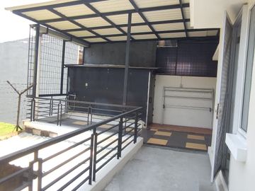 DISEWAKAN RUMAH RAPIH SIAP HUNI DI	CLUSTER SAPPHIRE , PHG GADING SERPONG