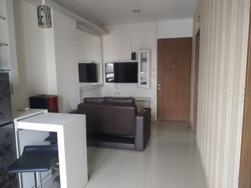 Dijual 2BR Full Furnish Oak Tower B – Untuk Keluarga, Dekat LRT & Terminal Pulo Gadung, Lantai 21