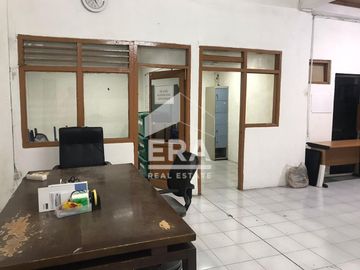 Tempat Usaha Ex Apotek Lokasi Strategis Pinggir Jalan Raya Ciputat Kebayoran Lama Jakarta Selatan