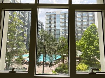 FOR LEASE | Pool View 1-Bedroom Condominium 81 Newport Boulevard, Newport City, Pasay City Monthly Rent: ₱30,000/month