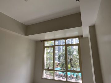 FOR LEASE | Pool View 1-Bedroom Condominium 81 Newport Boulevard, Newport City, Pasay City Monthly Rent: ₱30,000/month