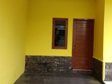 DIJUAL RUMAH DEKAT SUMMARECON BEKASI