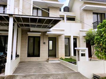 Dijual Rumah 2 Lantai Siap huni  dalam cluster Green Ara Harapan Indah Bekasi