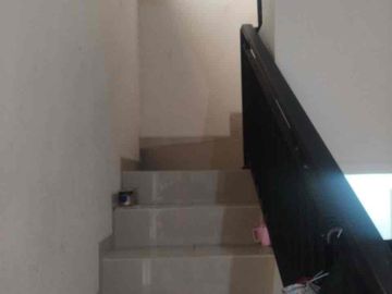 TAKE OVER RUMAH 2 LANTAI SAWANGAN DEPOK – DP 70 JUTA