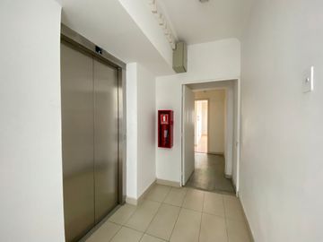 ARRIENDO OFICINA 305-A, PRAT 514