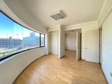 ARRIENDO OFICINA 305-A, PRAT 514