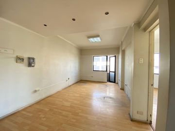 ARRIENDO OFICINA 305-A, PRAT 514