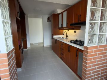 SE VENDE APARTAMENTO EN LAURELES LA ALMERIA