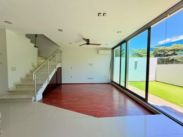Casa en renta en Solares, en coto Althea