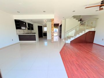 Casa en renta en Solares, en coto Althea