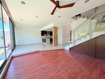 Casa en renta en Solares, en coto Althea