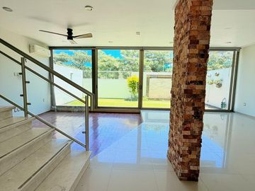 Casa en renta en Solares, en coto Althea