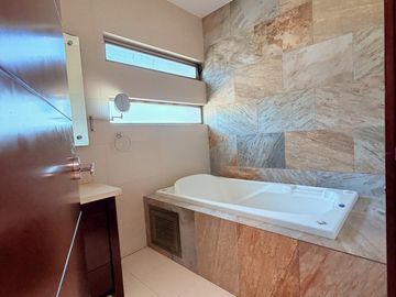 Casa en renta en Solares, en coto Althea