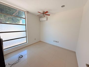 Casa en renta en Solares, en coto Althea