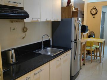 BLUE RESIDENCES 1 BEDROOM UNIT FOR RENT, KATIPUNAN QC
