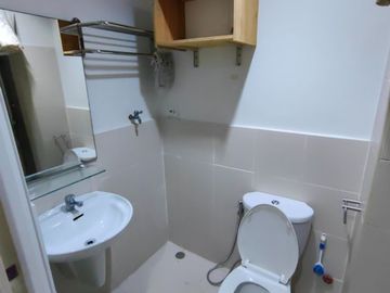 BLUE RESIDENCES 1 BEDROOM UNIT FOR RENT, KATIPUNAN QC