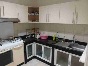 Di jual rumah terawat di Raffles hills Cibubur dibawah harga pasaran rumah luas tanah nya besar