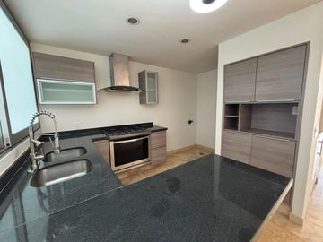 Departamento recién remodelado en Puerta de Hierro | Piso 19, Una Habitación, Balcón, cochera 2 autos