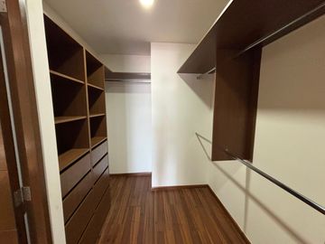 Departamento recién remodelado en Puerta de Hierro | Piso 19, Una Habitación, Balcón, cochera 2 autos