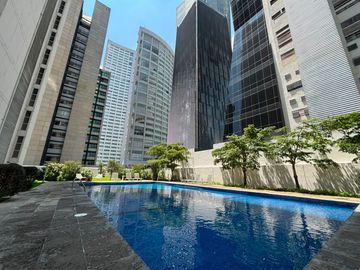Departamento recién remodelado en Puerta de Hierro | Piso 19, Una Habitación, Balcón, cochera 2 autos