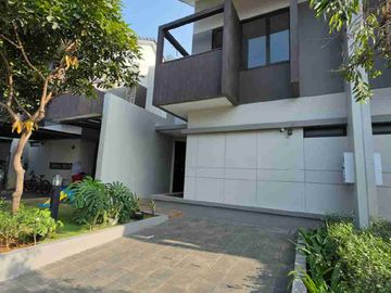 Rumah Flora cakep semi furnish ada kitchen set dengan KT 4 dan kM 2, ada taman depan & belakang juga carport 1