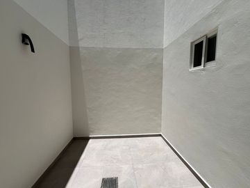 Departamento en renta sobre Av. Guadalupe — Planta baja, 2 recámaras y 2 Baños a una Cuadra de la UNIVA