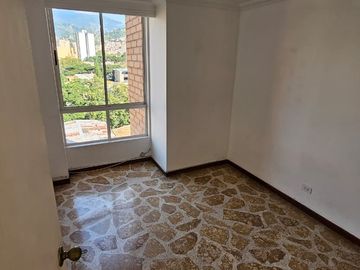 SE VENDE APARTAMENTO EN LAURELES - VELODROMO