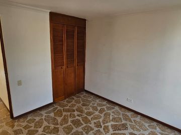 SE VENDE APARTAMENTO EN LAURELES - VELODROMO