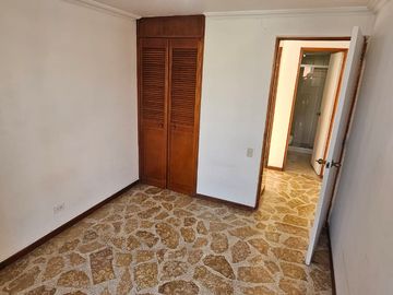 SE VENDE APARTAMENTO EN LAURELES - VELODROMO