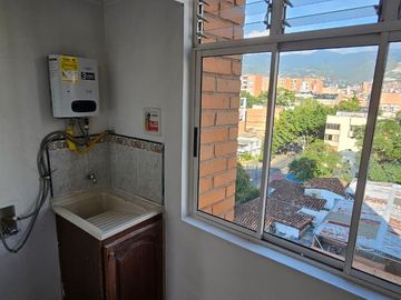 SE VENDE APARTAMENTO EN LAURELES - VELODROMO