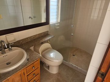 SE VENDE APARTAMENTO EN LAURELES - VELODROMO