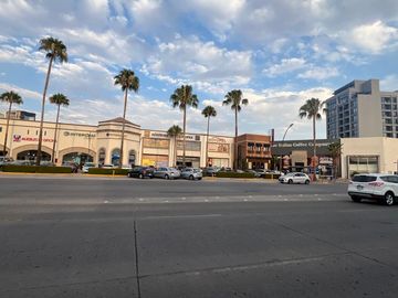 Local en Renta Plaza Palmas, León, Guanajuato